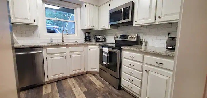 Kingsdale Courts - Residential Lease