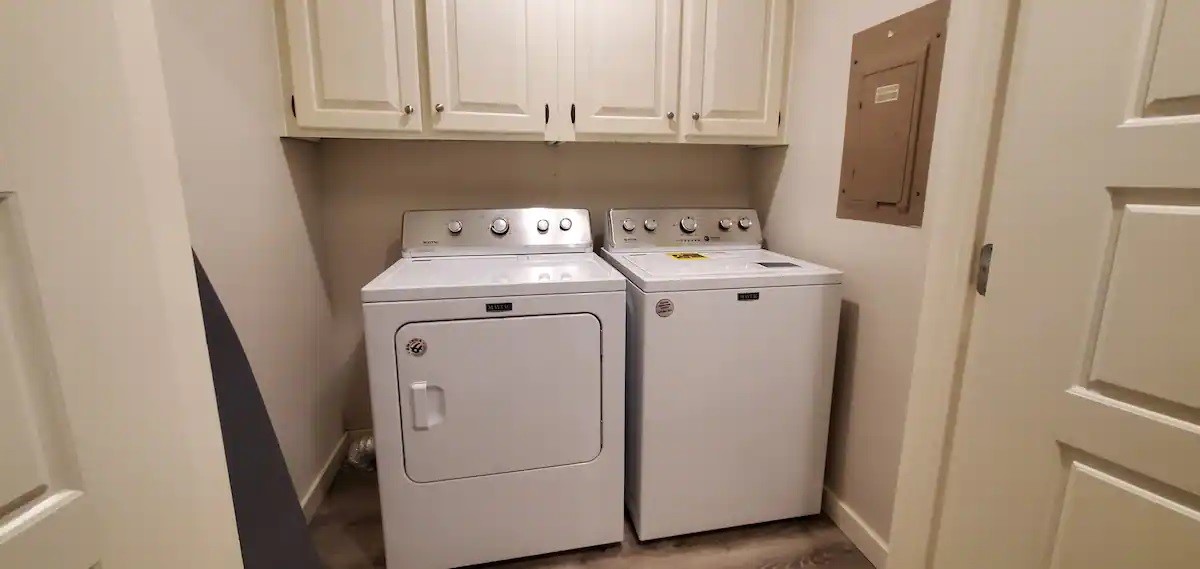 Kingsdale Courts - Residential Lease