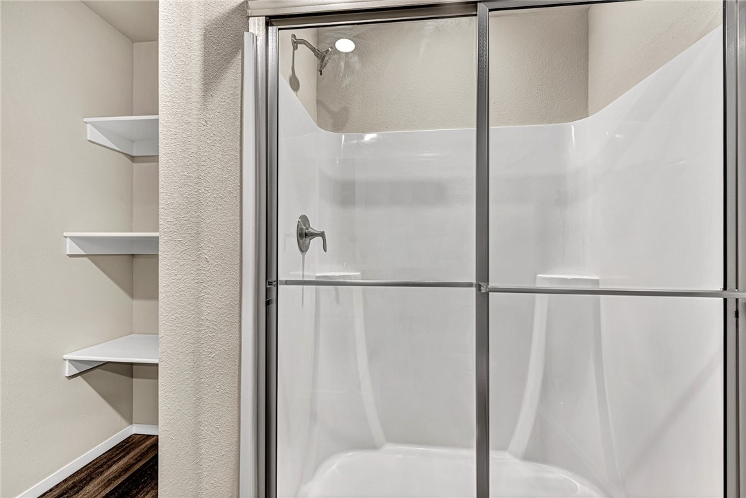 Willow Creek Ph 1 Rogers - Residential Lease