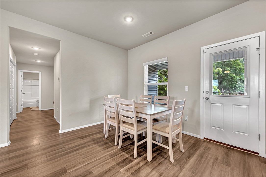 Willow Creek Ph 1 Rogers - Residential Lease