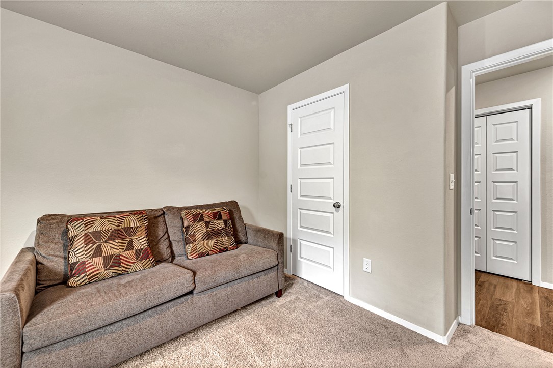 Willow Creek Ph 1 Rogers - Residential Lease