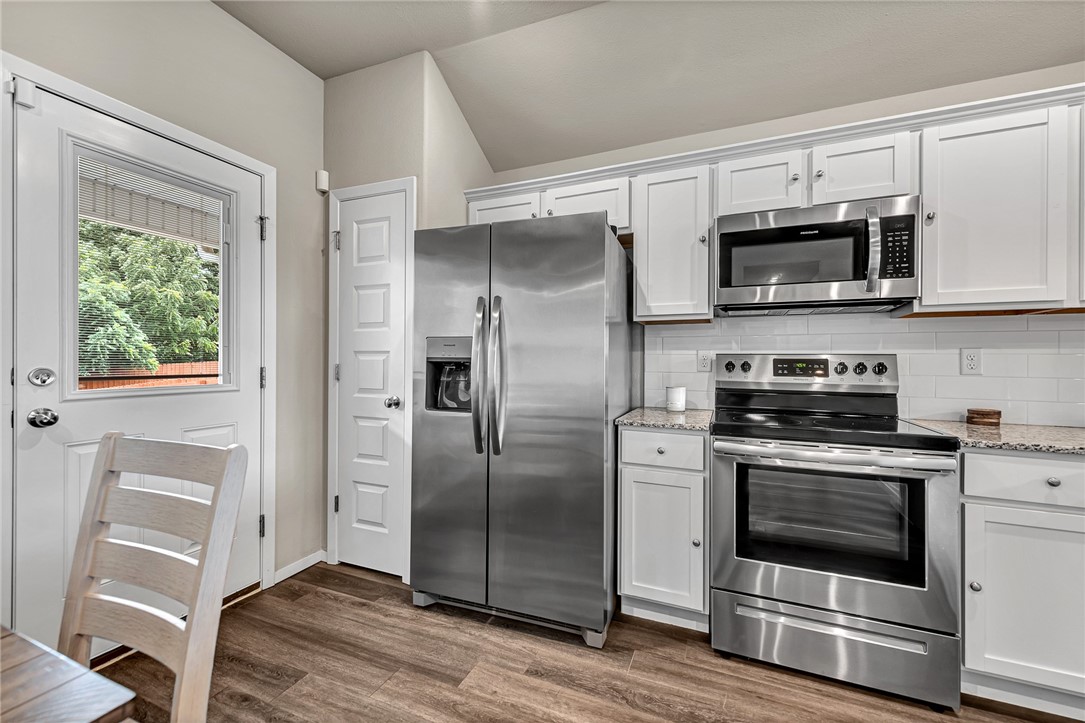 Willow Creek Ph 1 Rogers - Residential Lease