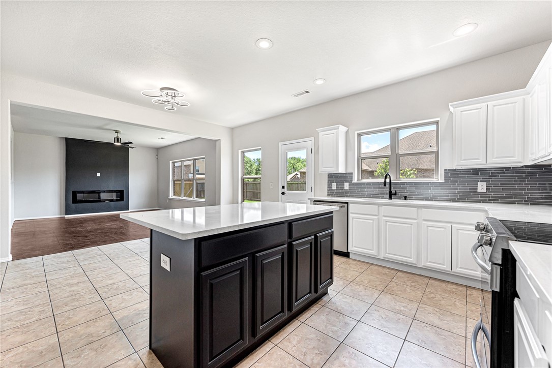 DIXIELAND CROSSING PH 3-ROGERS - Residential
