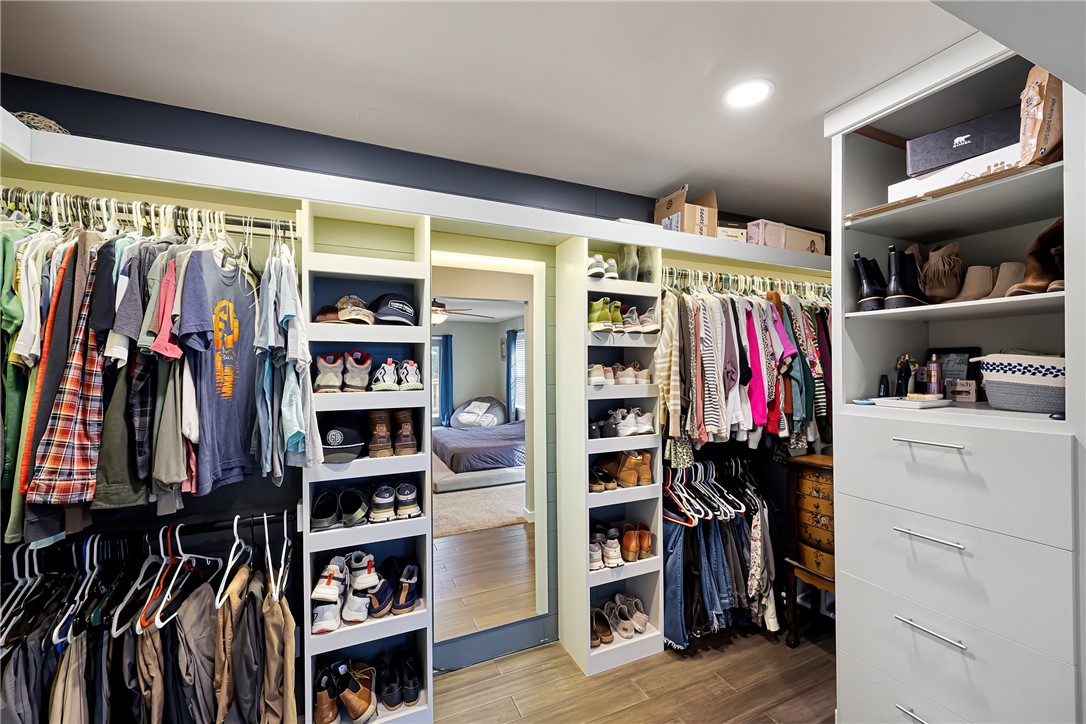 Hilltop Suburban - Residential