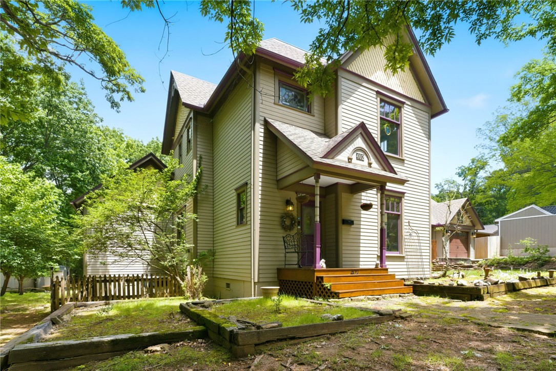 402 E Spring Street