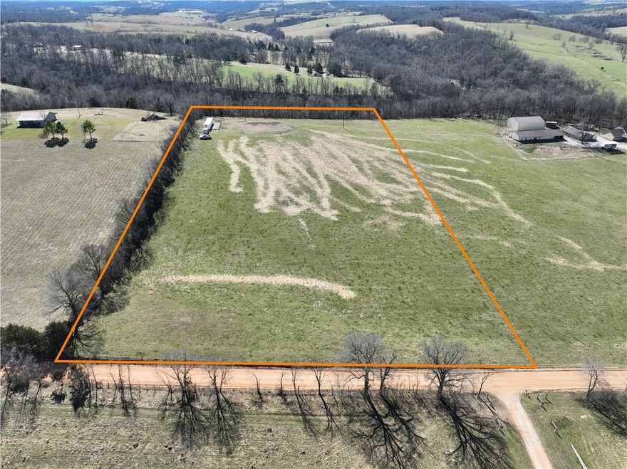 Discover the perfect blend of convenience and country living with this beautiful 7± acre property located on the west side of Huntsville, just 25 minutes from Springdale.
Perched atop a scenic hilltop, this property offers breathtaking panoramic views and endless possibilities. A rustic 400 sq ft tiny home provides a cozy retreat, weekend getaway, or comfortable living space while you build your dream home. With ample open space, the land is ideal for a custom home, shop, garden, livestock, or recreational use.
Utilities are already in place with electric and septic on site, and a water line conveniently located along the county road, making future expansion simple and cost-effective.
Whether you’re dreaming of sustainable living in the country, starting a homestead, or simply enjoying wide-open spaces with modern-day convenience nearby, this property offers the opportunity to create the lifestyle you’ve been looking for — truly the best of both worlds.
Schedule your showing today and imagine the possibilities!