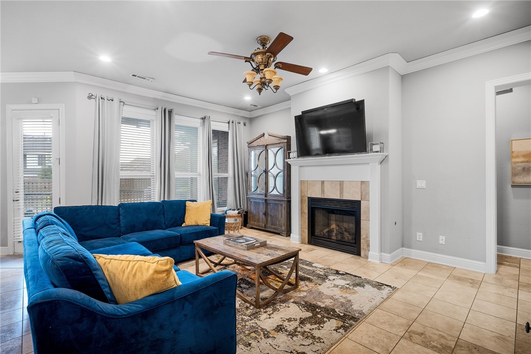 Peaks Ph III, The Rogers - Residential