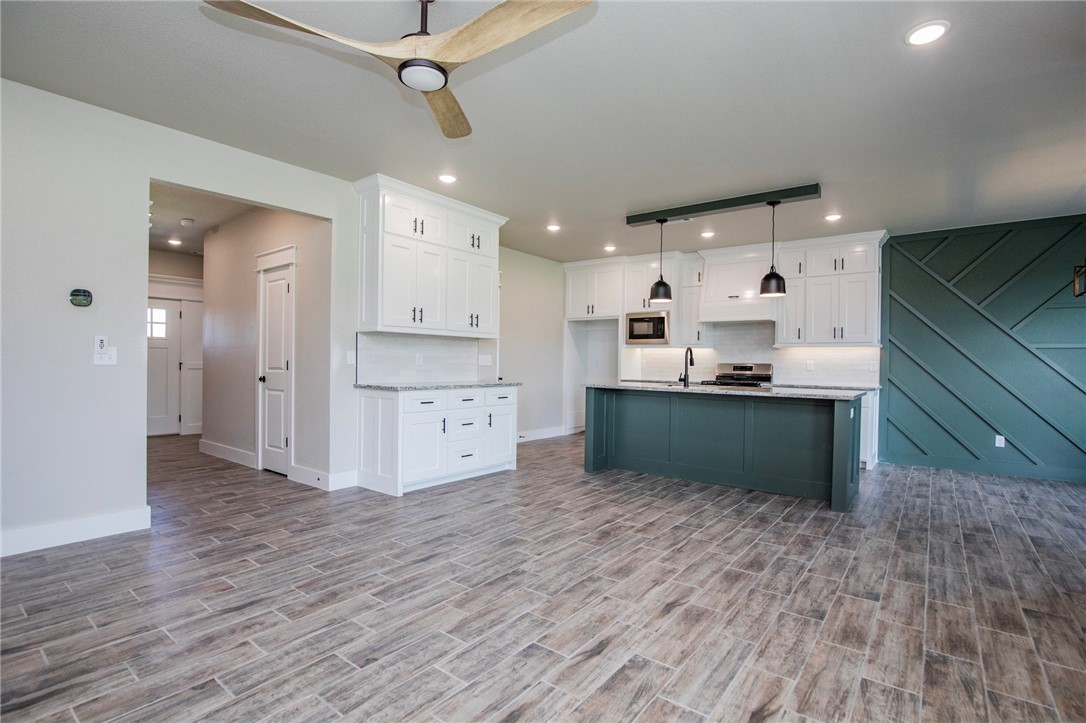 GRAND ESTATES PH 1-GENTRY - Residential Lease