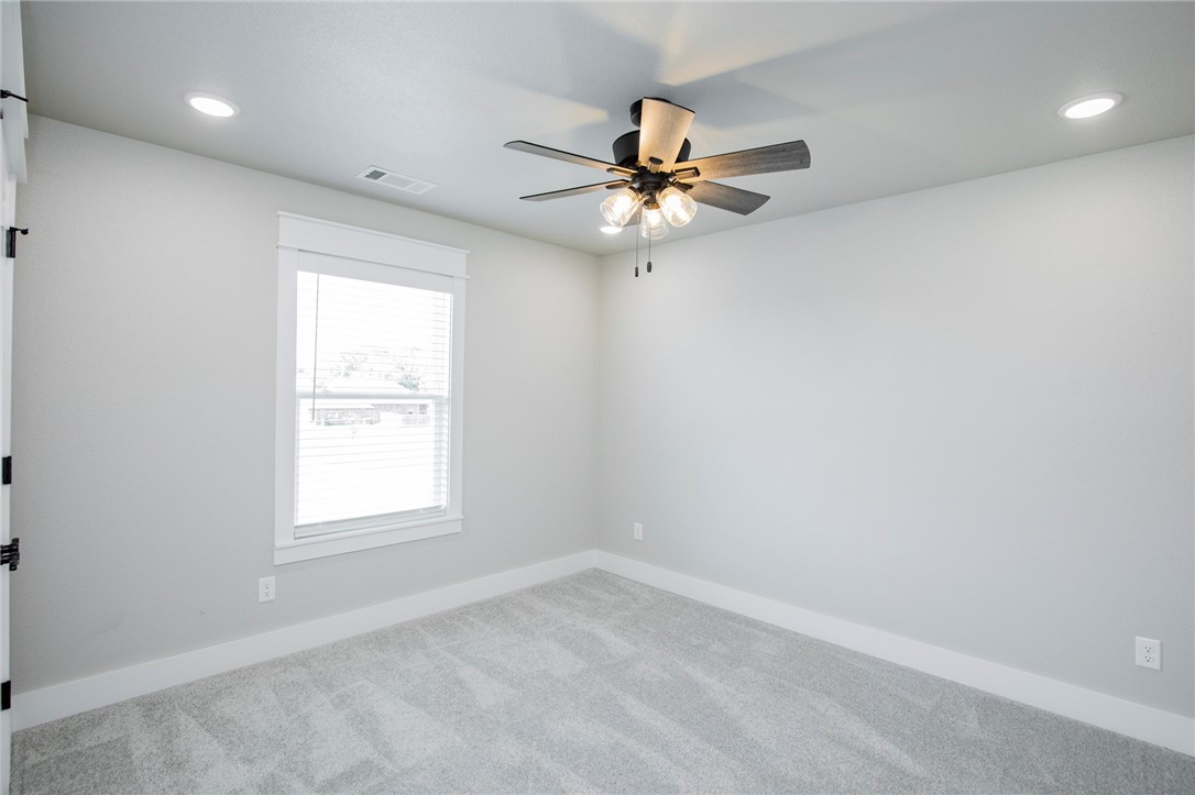 GRAND ESTATES PH 1-GENTRY - Residential Lease