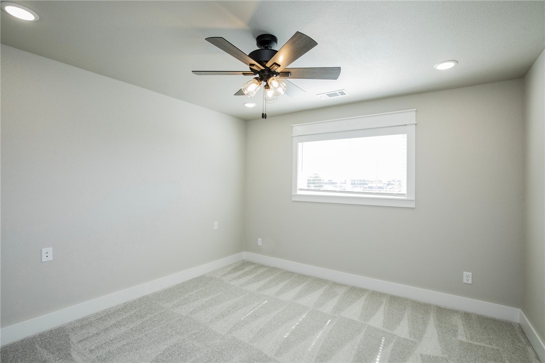 GRAND ESTATES PH 1-GENTRY - Residential Lease