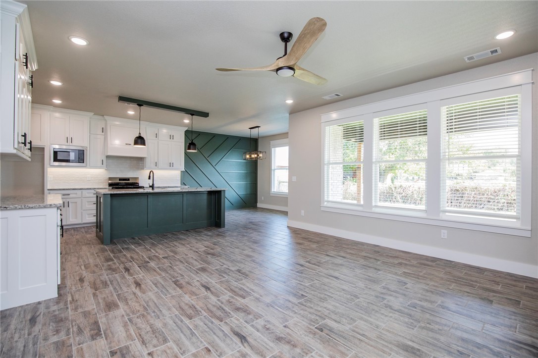 GRAND ESTATES PH 1-GENTRY - Residential Lease