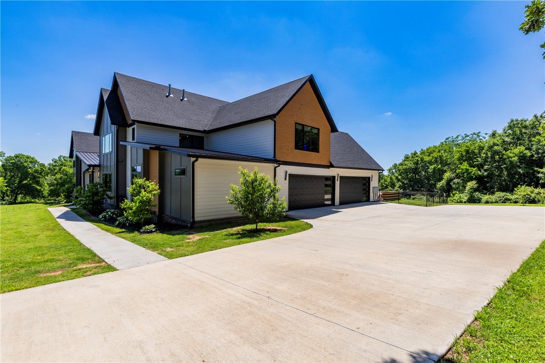10901 Old Fashion Drive