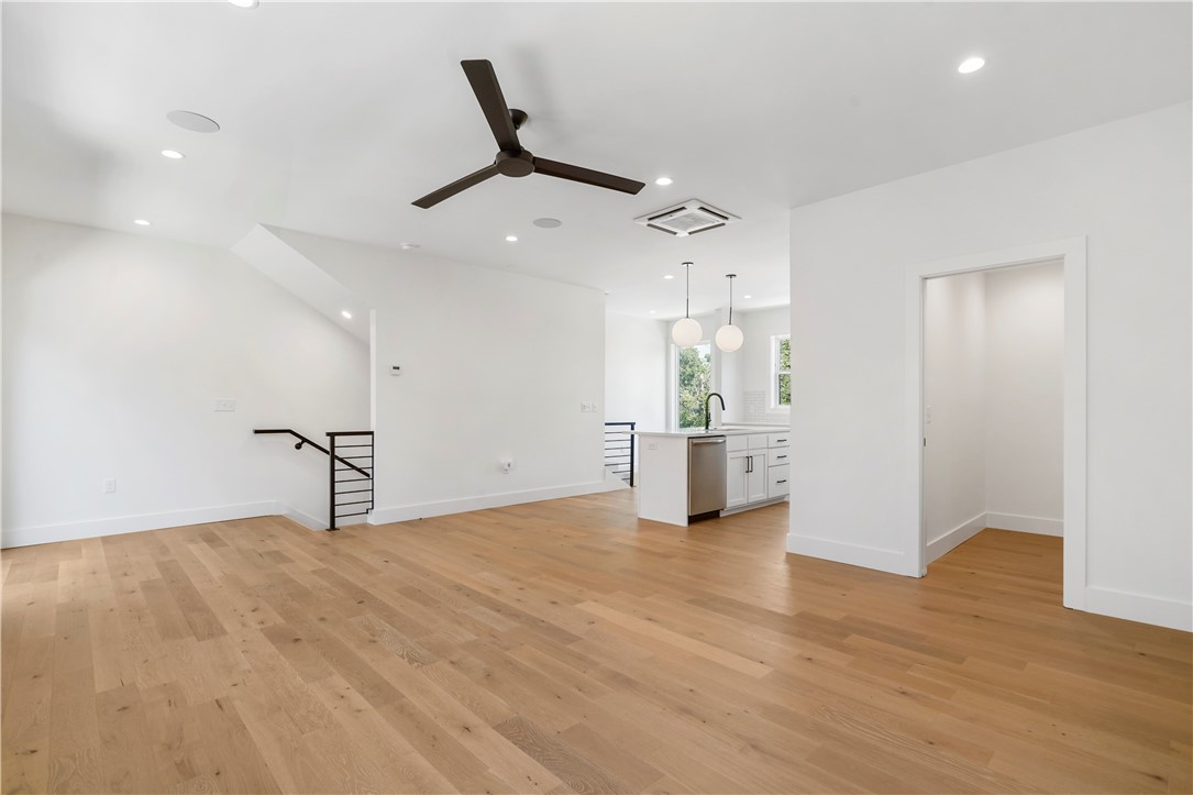 7C HORIZONTAL PROPERTY REGIME-BENTONVILL - Residential Lease