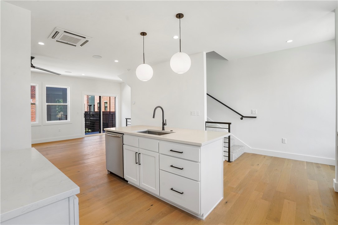 7C HORIZONTAL PROPERTY REGIME-BENTONVILL - Residential Lease