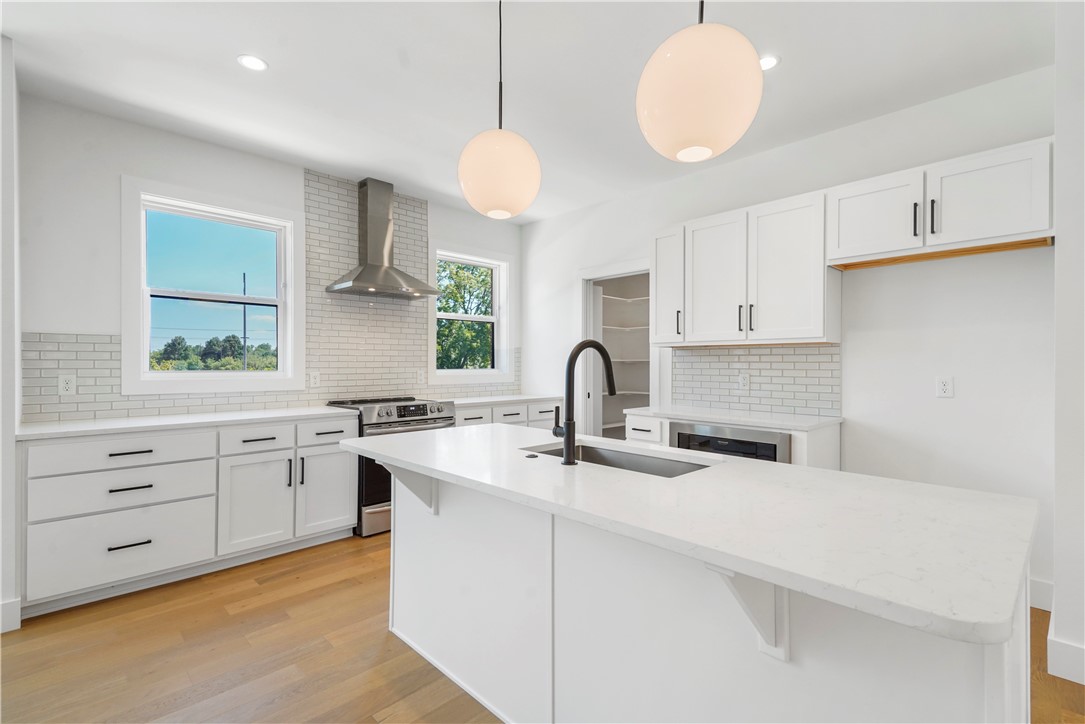 7C HORIZONTAL PROPERTY REGIME-BENTONVILL - Residential Lease