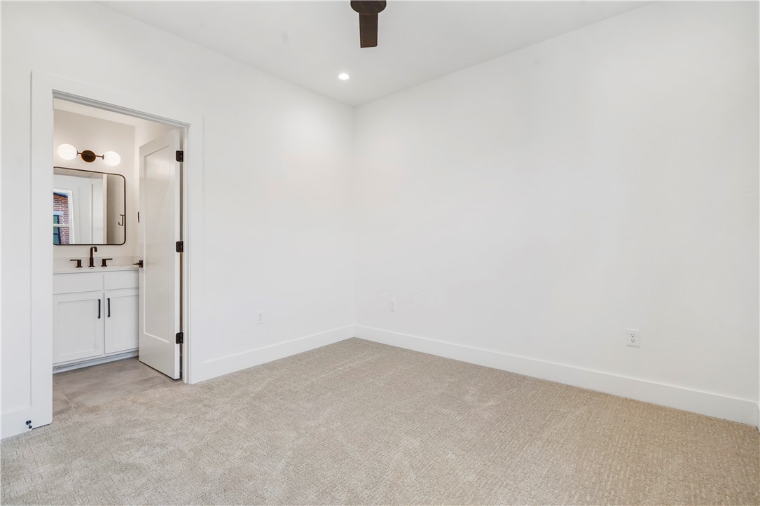 7C HORIZONTAL PROPERTY REGIME-BENTONVILL - Residential Lease