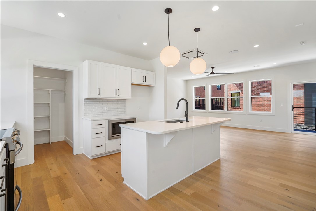 7C HORIZONTAL PROPERTY REGIME-BENTONVILL - Residential Lease