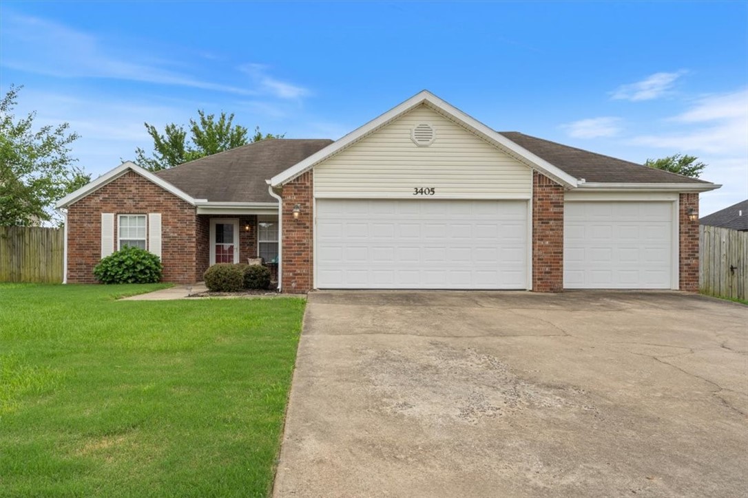 Charming starter home with Rare 3-Car Garage in Prime Bentonville Location! Located in the heart of one of Northwest Arkansasā most desirable towns, this well-maintained 1,276 sq ft home offers an ideal blend of function, comfort, and value. The home features a desirable split floorplan, updated interior paint, and a north-facing orientation that maximizes natural light. The primary suite includes a walk-in closet and private bath. Enjoy the convenience of being close to top-rated schools, parks, and all the amenities Bentonville has to offer. Investors and first time home buyers donāt miss this exceptional opportunity!