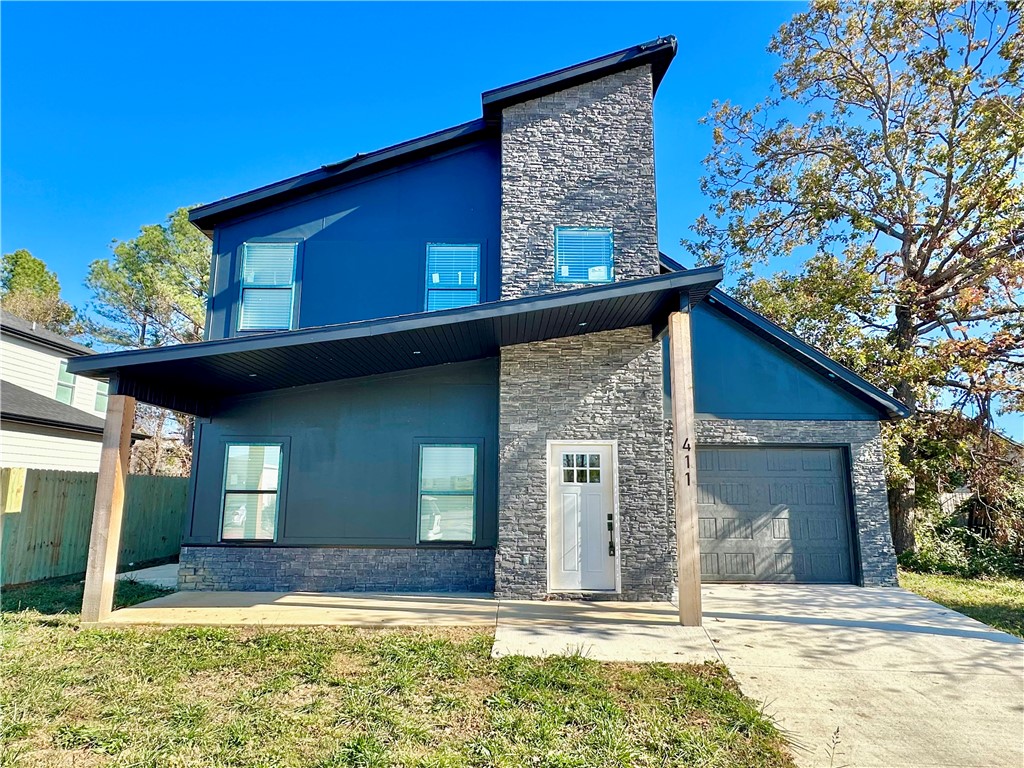 Exquisite new 2-story house in prime Rogers AR location with 4 bedrooms, 3.5 bathrooms. Luxurious amenities, meticulous attention to detail. Soaring ceilings with abundant natural light. Opulent master suite with modern conveniences and Spa-like master bath, spacious walk-in closet. Culinary masterpiece kitchen with stainless steel appliances. Open-concept living and dining, perfect for entertaining. Charming upstairs bedrooms, shared elegant bathroom with versatile loft home office space. 1-car garage and spacious lot. **Please note that the images showcased are from properties that have been sold, serving as a testament of builder's quality of work. Anticipate completion end of November 2024! Home is ready for its new owners in time for the Holidays!