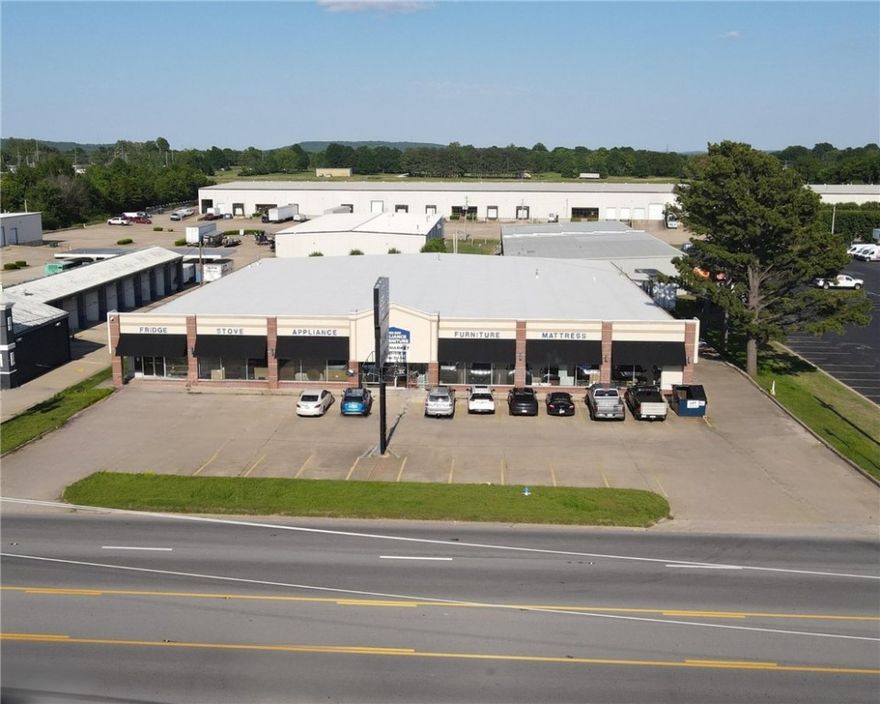 Flexible, high-visibility retail/office space available in a thriving commercial corridor! Pick your perfect fit—from a 7,000 SF demisable suite to the full 21,840 SF. Recent upgrades include a new TPO roof (Feb 2025) and refreshed floors (Dec 2020). TIA on a case-by-case basis.

(SEE ATTACHMENTS FOR MARKETING BROCHURE)