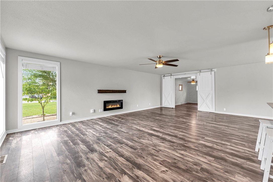 Mitchell Place Rogers - Residential
