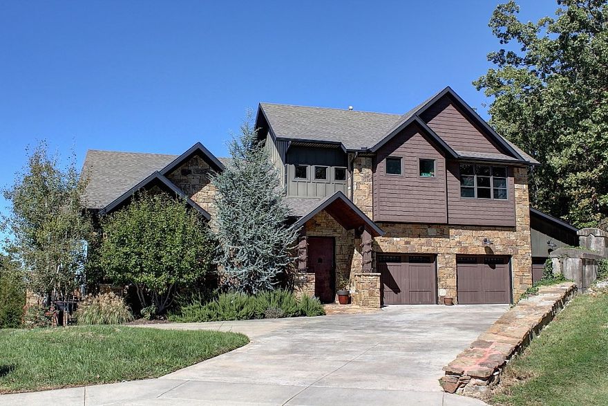 Sitting on 1.23 +/- acres in the center of Fayetteville with 180 degrees of long westward views this home includes wide plank wood floors throughout, open kitchen and living area, abundance of wood windows, 10' wood ceilings on the main level, 8' solid wood doors, metal offset hinged front door, large vaulted owner's suite, large additional bedrooms with walk-in closets, multiple decks (covered and uncovered), separate game room. Complete privacy, yet convenient to everything. Includes additional 2nd lot.