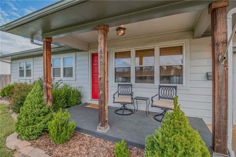 Photo of 808 NW 8th Street, Bentonville, AR 72712 (MLS # 1331337)