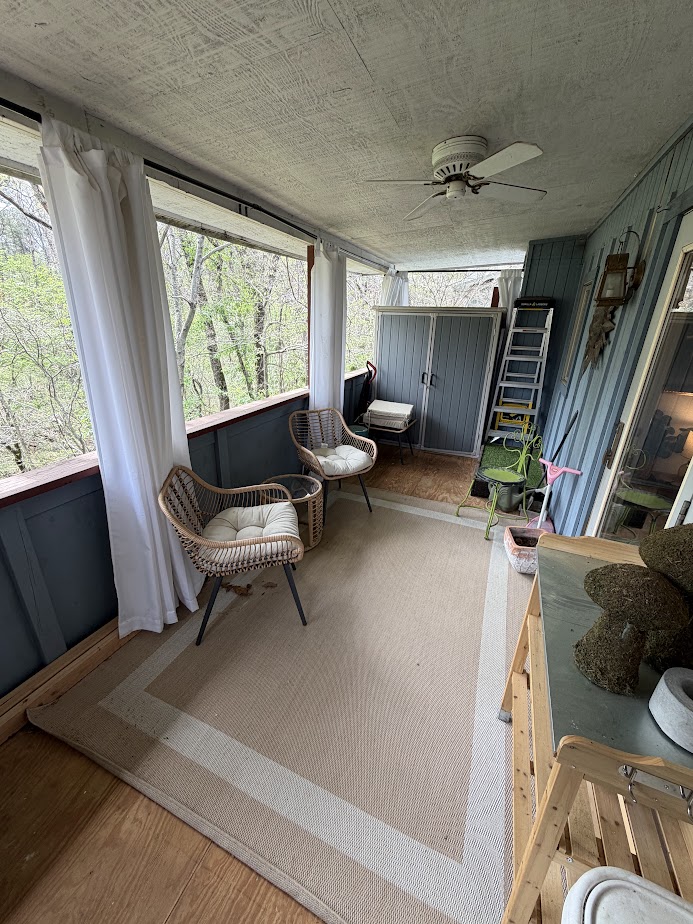 Townhouse Tct 3 A/K/A Drake Court Bvv - Residential