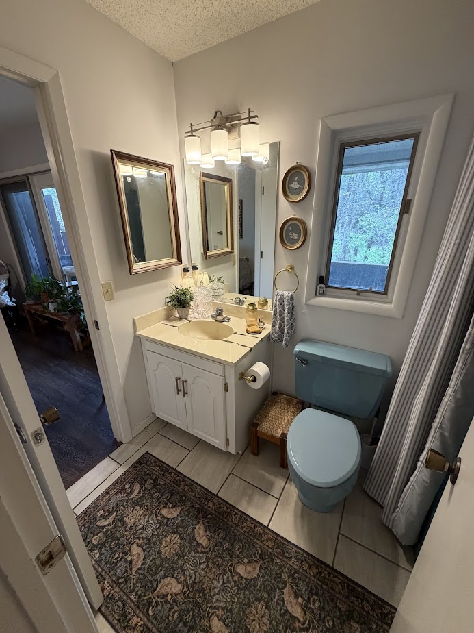 Townhouse Tct 3 A/K/A Drake Court Bvv - Residential