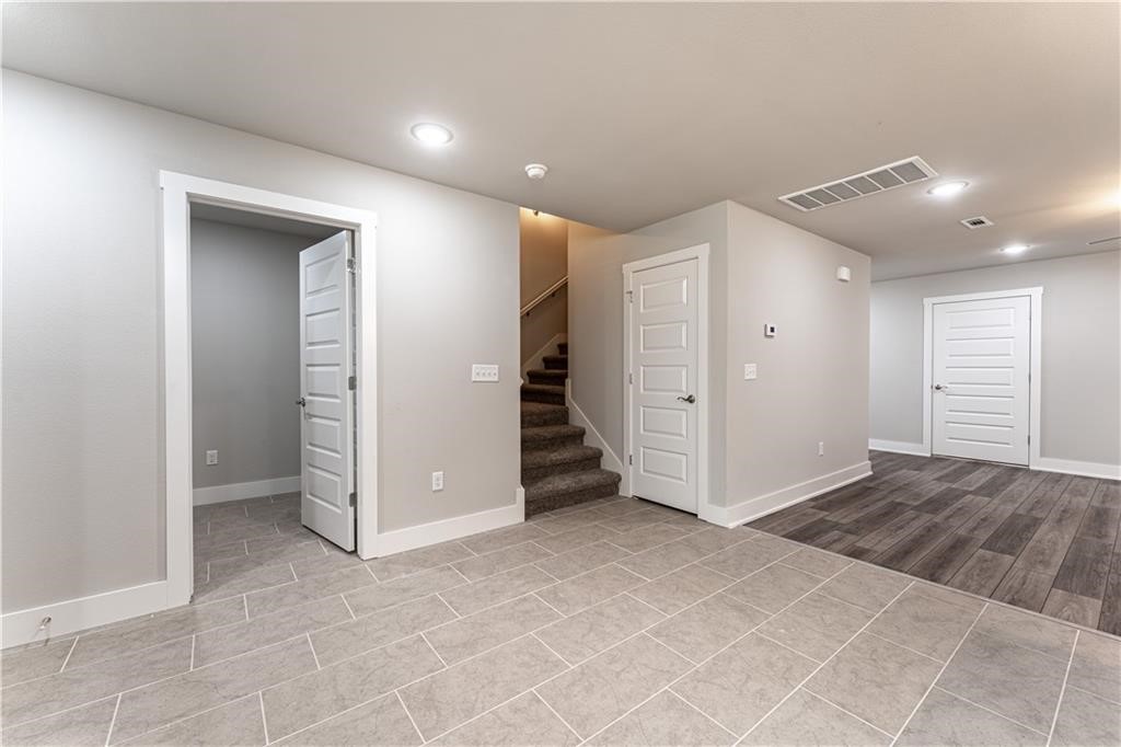 Gentry Heights Townhome Hpr Gentry - Residential Lease