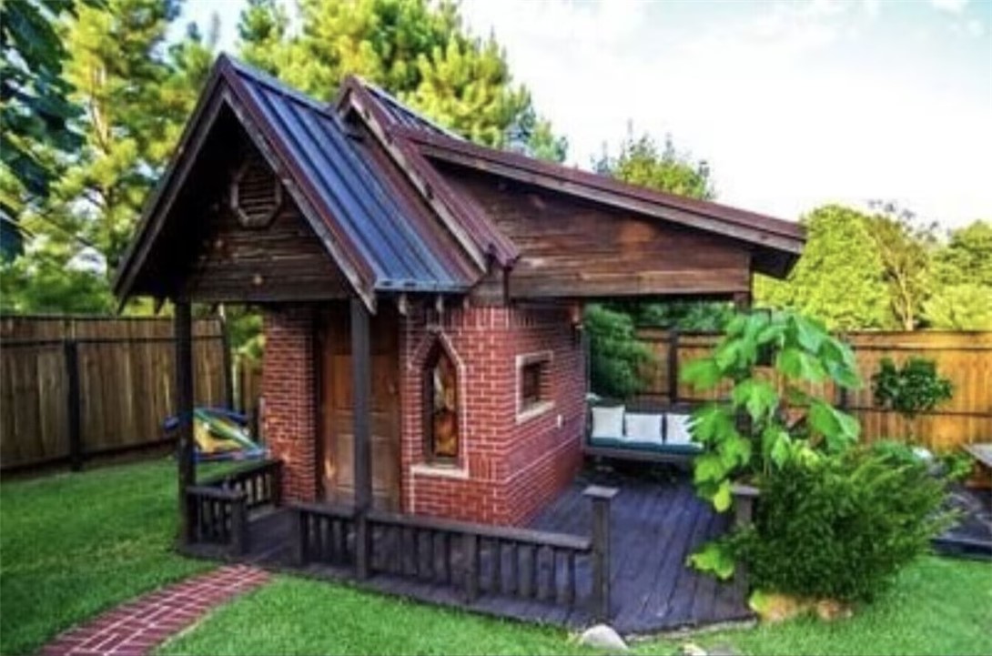 Leo R Thompson - Residential