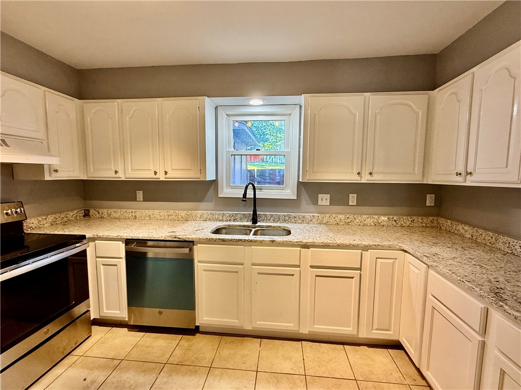 Townhouse Tct 3 A/K/A Drake Ctbvv - Residential Lease