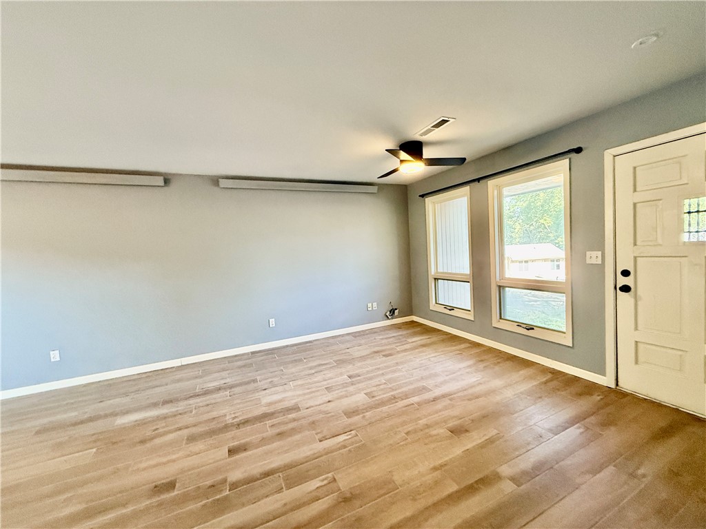 Townhouse Tct 3 A/K/A Drake Ctbvv - Residential Lease
