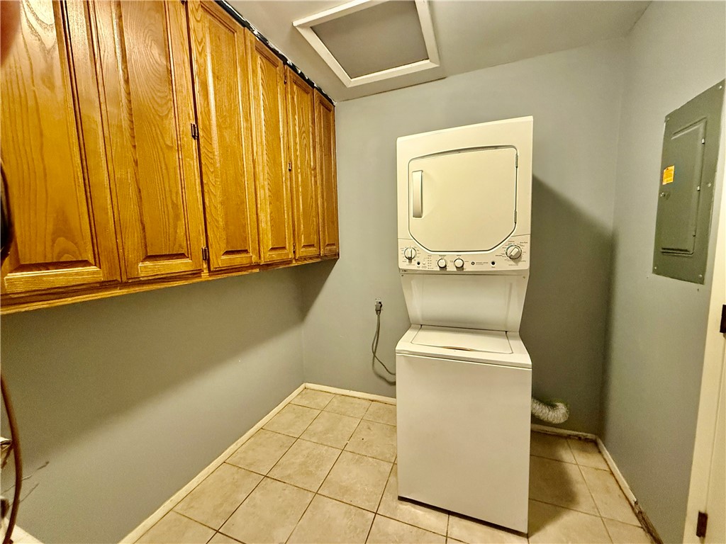 Townhouse Tct 3 A/K/A Drake Ctbvv - Residential Lease