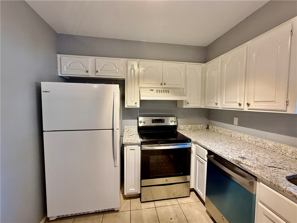 Townhouse Tct 3 A/K/A Drake Ctbvv - Residential Lease