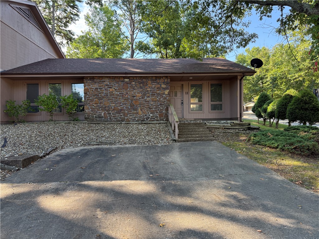 Townhouse Tct 3 A/K/A Drake Ctbvv - Residential Lease