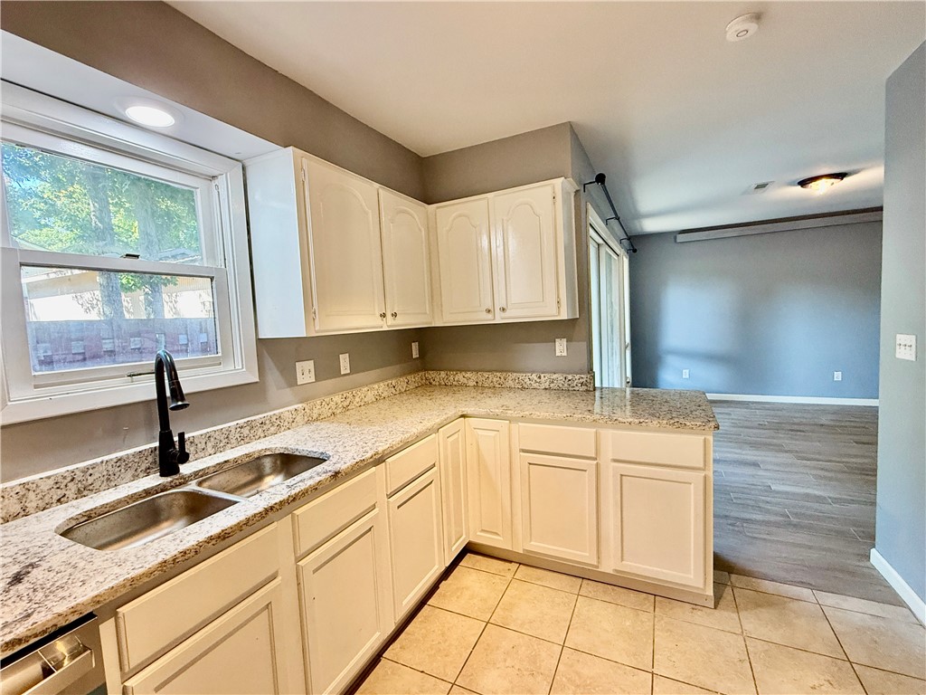 Townhouse Tct 3 A/K/A Drake Ctbvv - Residential Lease