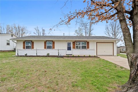 Photo of 103 NW J Street, Bentonville, AR 72712 (MLS # 1340942)