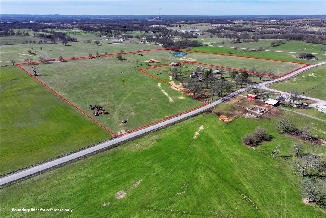 29.75 Acres ā Prime Development/ or Dream Home! This beautiful parcel offers endless possibilities, whether you're looking to develop or build your perfect home. Enjoy endless views and the serene atmosphere, positioned on a quiet, paved road in a rural setting. But only a short drive from several charming towns, this land offers the perfect balance of privacy and accessibility. With utilities including water, gas, and electricity all nearby, this property offers both convenience and tranquility. Located 14 miles from Centerton & XNA, and only 9 miles from Siloam Springs. Whether you're envisioning a forever estate for yourself, or several 4-5 acre lots for luxury homes to be developed, this property is a rare find in an exceptional location. Owner might consider splitting into smaller parcels with the right offer.