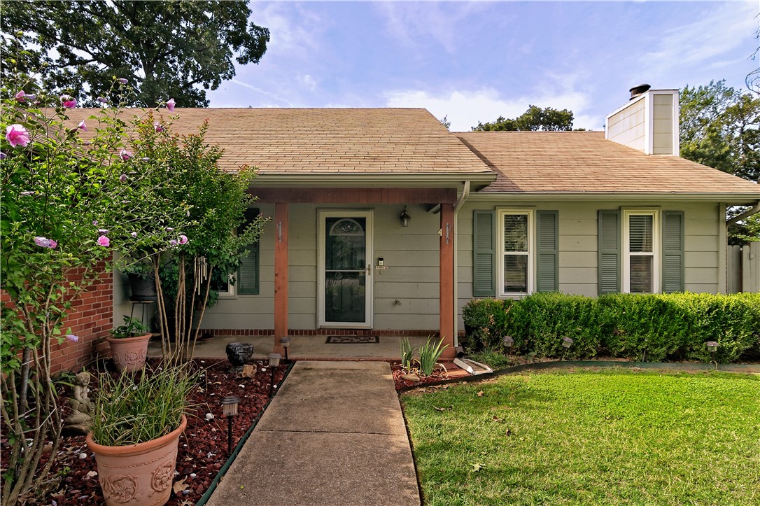 This spacious 3 bedroom 2 bath home is perfect for anyone who wants plenty of room to spread out. The home features a large living room with a fireplace, a formal dining room, and kitchen with granite countertops. The sun room is the perfect place to relax. The wood floors add a touch of warmth and elegance.
Two-car garage has work benches and cabinets. There is also a large shop in the backyard with heat/air and electrical, perfect for hobbies or working on projects. The backyard is fenced and has plenty of space for a garden, a playset, or just relaxing.
This home is located in a great neighborhood near schools, shopping, and restaurants. It is also close to major highways for easy commuting.
If you are looking for a spacious, well-maintained home with plenty of extras, then this is the perfect place for you.