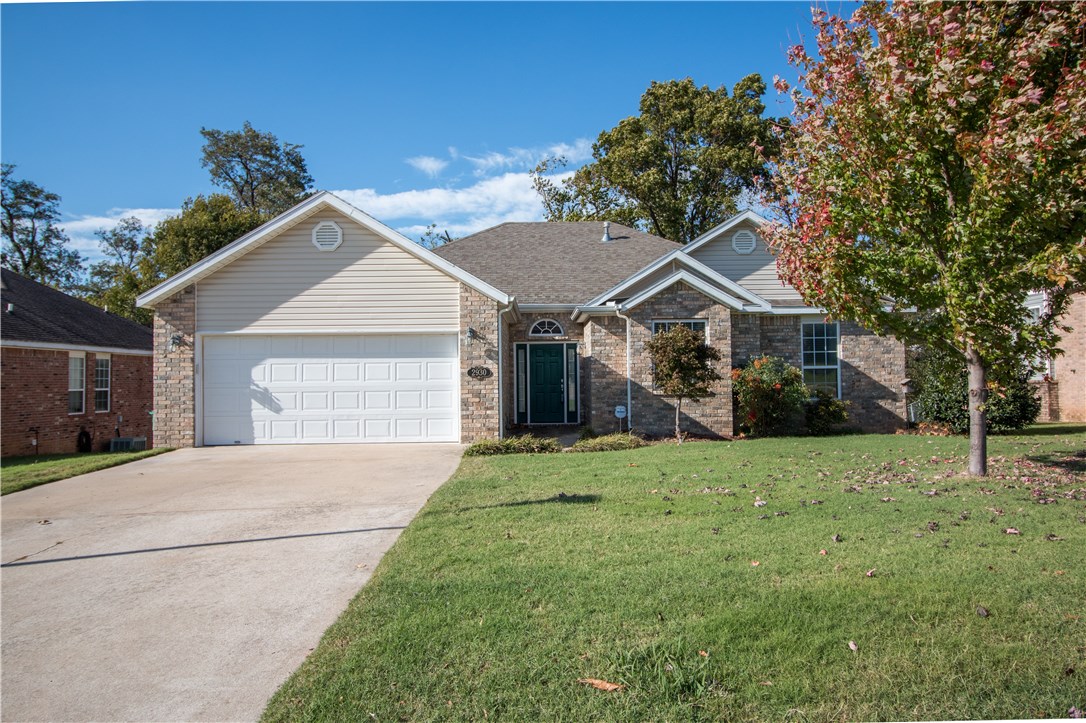 Wonderful 3 bedroom brick home in established north Springdale neighborhood. Accented with architectural details and crown moldings, soaring ceilings with two living areas on either side of double sided gas log fireplace. 12'x24' wood deck overlooks a spacious backyard that is perfect for the entertainers. Large formal dining room, sitting room in the master is an awesome place to unwind. Come see it today!