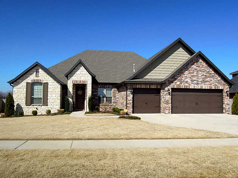 THIS 2011 CUSTOM HOME FEATURES 3 BEDROOMS, 2.5 BATHS PLUS AN OFFICE. LOTS OF BUILT-INS, WOOD FLOORS, UPGRADED LIGHTING THROUGHOUT, FORMAL DINING, 3 CAR GARAGE, FULLY FENCED YARD, COVERED DECK, SPRINKLERS (FRONT & BACK), BUILT-IN IRONING BOARD, GRANITE,COUNTERS, 10 FT CEILINGS, WALK-IN CLOSETS, AND SO MANY MORE UPGRADES. COMMUNITY FEATURES NEIGHBORHOOD POOL, FISHING POND, PICNIC AREA, PARK, PLAYGROUND, AND TENNIS & BASKETBALL COURT.
