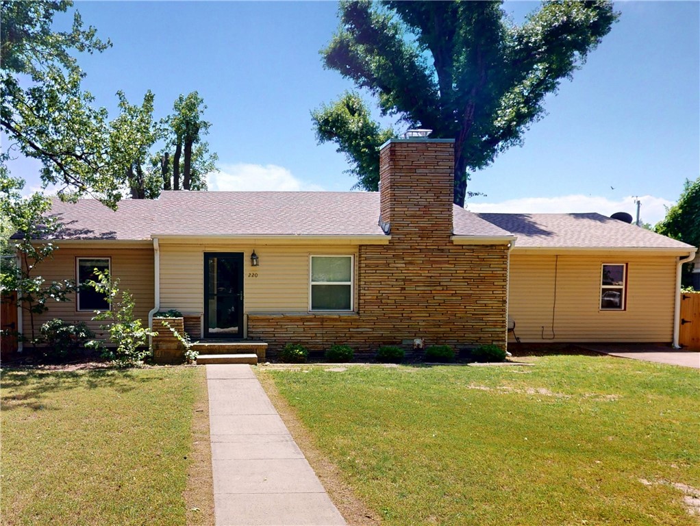 Built 1985. Home features 3 bedrooms, 2 bathroom, 1670 square feet, tons of natural light and excellent location. Large windows, wood beams, and a large fireplace in the living room. Perfect starter home or investment property. Home conveniently located near JBU campus.