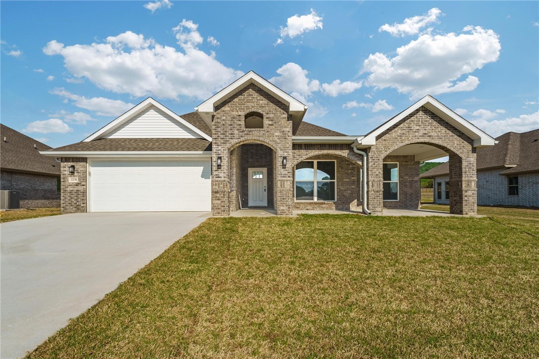 *BUILDER OFFERING UP TO $10K IN FLEX CASH!* INQUIRE ABOUT 4.99% FINANCING! MOVE IN READY!
This The 2410 series is a 4 bed, 3 bath home that offers a large family, dining, and kitchen area with a bar-style counter that is ideal for hosting guests. An open design layout creates a welcoming space for family time. he large primary suite offers a spacious walk-in closet, double bathroom vanities, and separate tub and shower.
*Taxes subject to change based on new construction.
