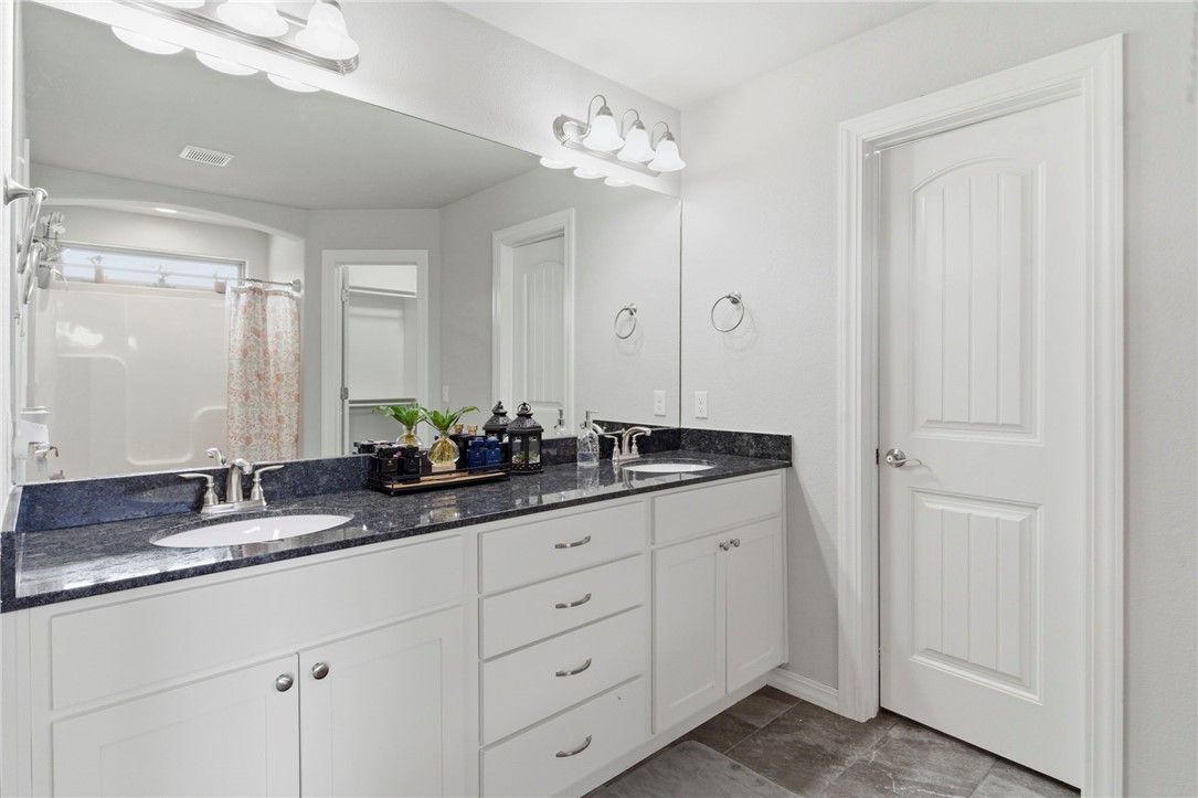 Emerald Point - Residential