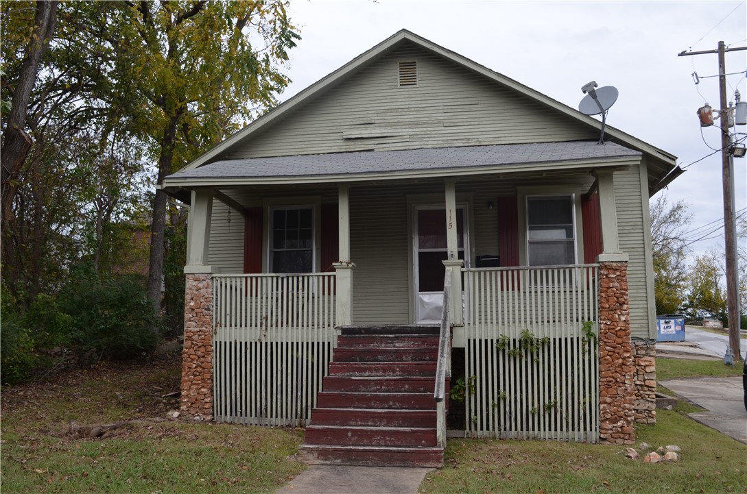 Here is a home right in the heart of Harrison. It's within walking distance to the Hospital, Grocery shopping, a park, and more. Great bones but it is a fixer upper. The home is being sold "AS-IS'. Seller makes no claim to the condition of the plumbing, electrical or appliances being left.