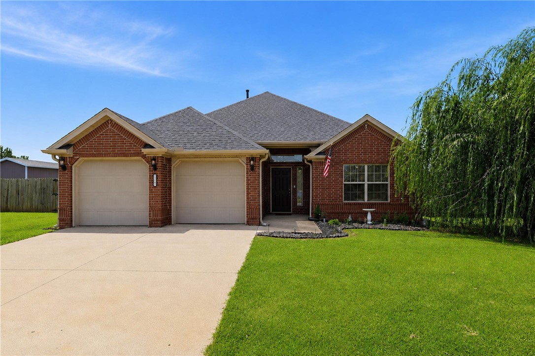 Photo 1 of 29 — 1103 Mitchell Lane, Pea Ridge, AR 72751