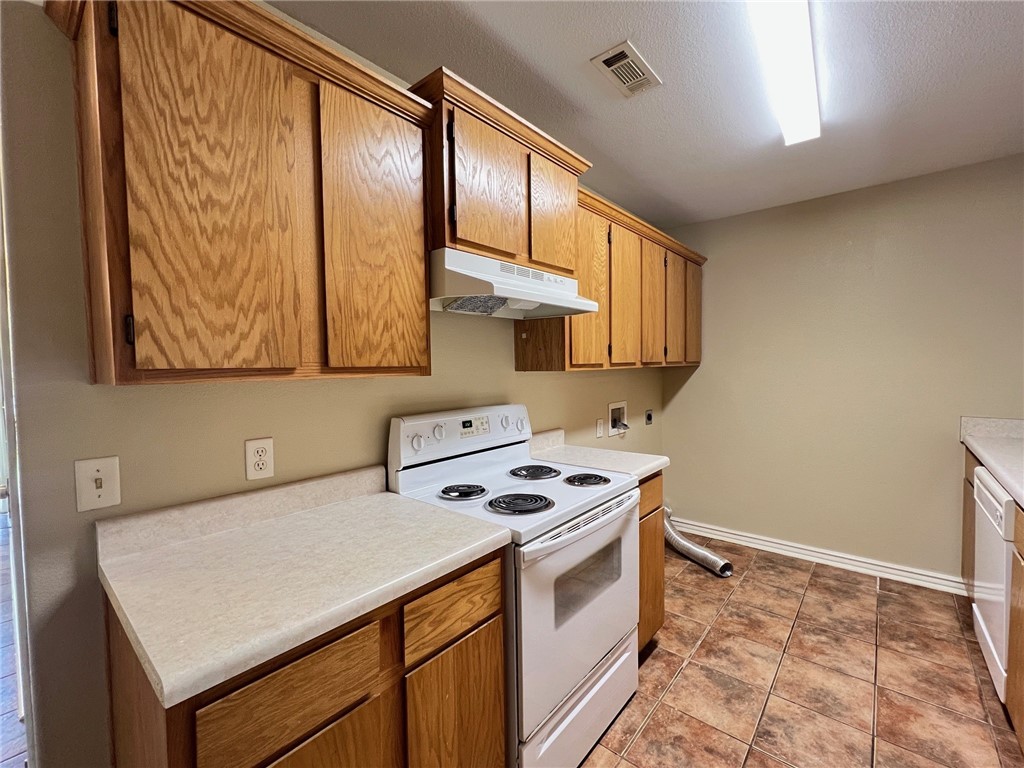 GRAYSTONE SUB-CENTERTON - Residential Lease