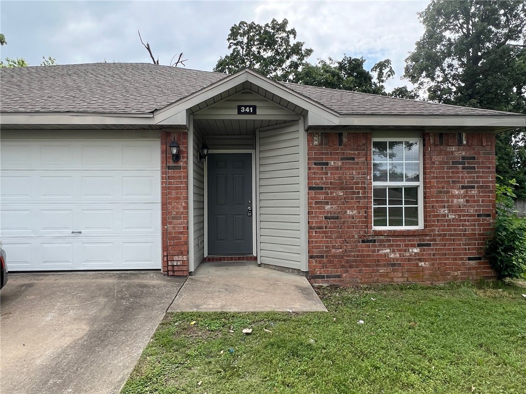 Nice duplex in Centerton featuring 3 bedrooms, 2 bathrooms, & 1 car garage. New laminate wood floors in living room, new carpet in bedrooms. Refrigerator, stove, & dishwasher are included. New paint throughout. Rent to be $1,250 if washer and dryer are added. Available now!