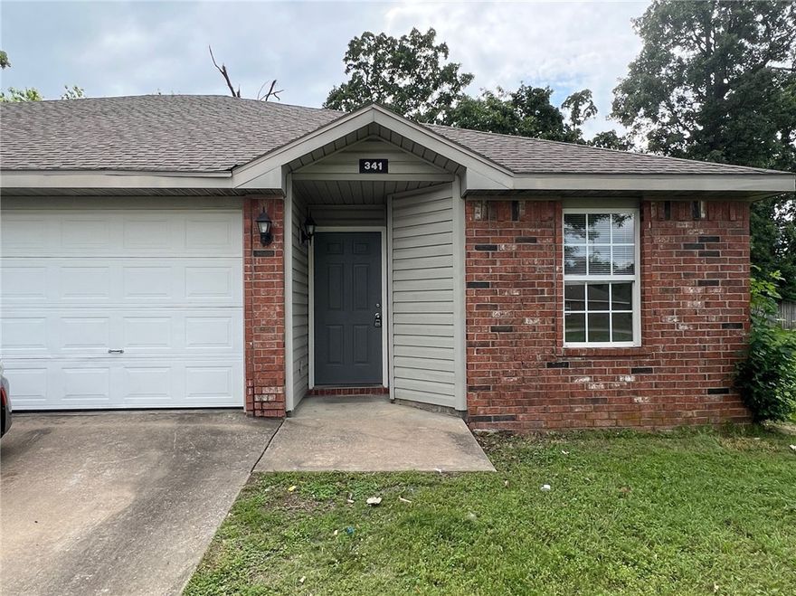 Nice duplex in Centerton featuring 3 bedrooms, 2 bathrooms, & 1 car garage. New laminate wood floors in living room, new carpet in bedrooms. Refrigerator, stove, & dishwasher are included. New paint throughout. Rent to be $1,250 if washer and dryer are added.  Available now!